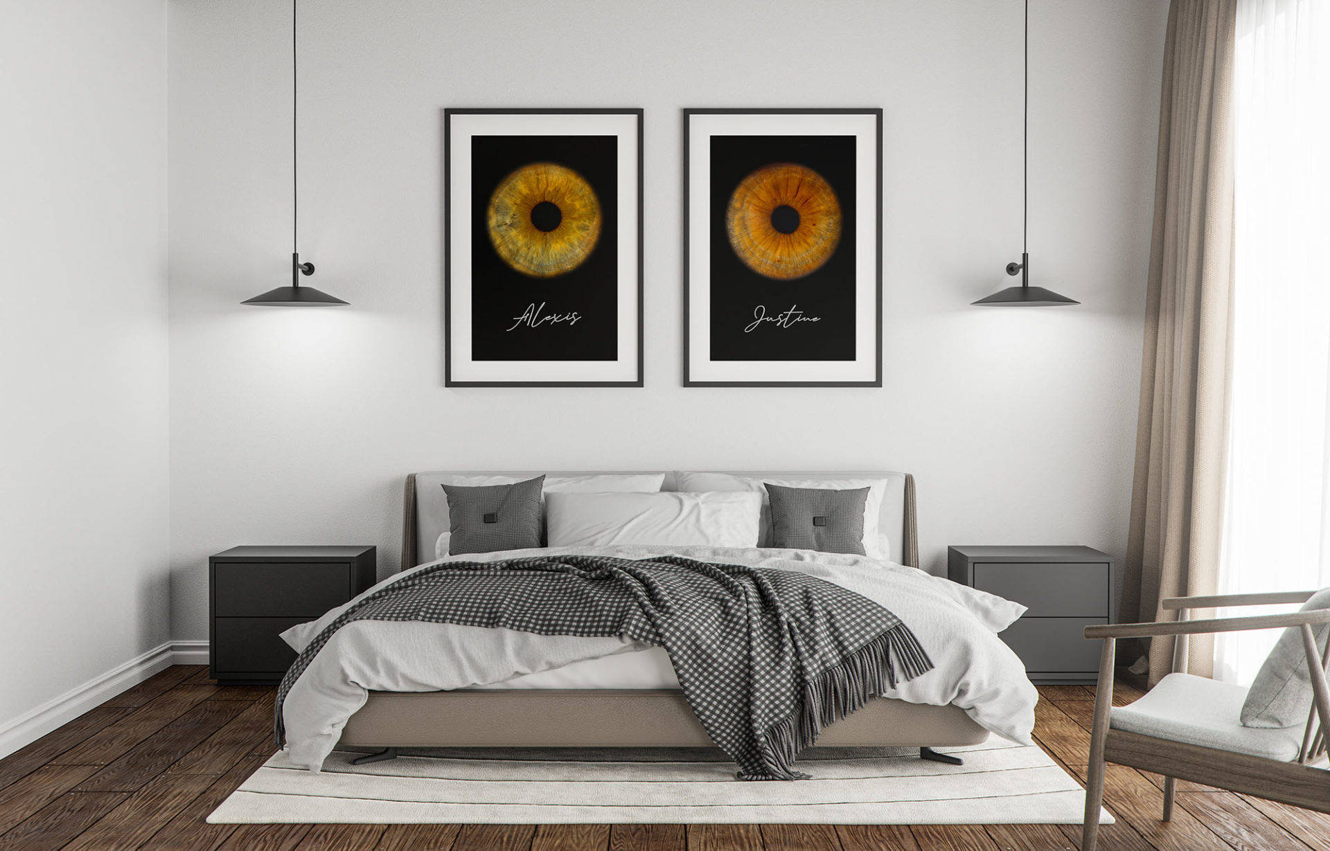 Deux photos d'Iris au mur au dessus du lit dans une chambre épurée
